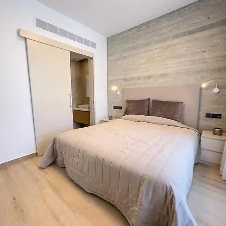 Malberry Park 204 - Modern 2bedroom With Shared Heated Pool, Sauna, Gym, Jacuzzi Apartment