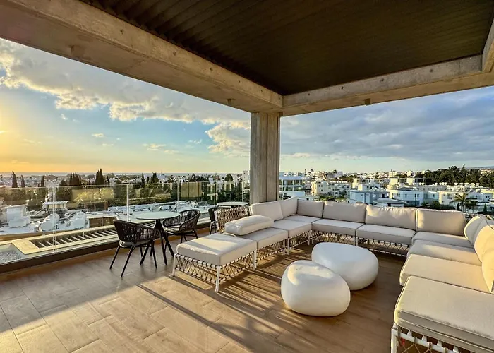 Malberry Park 204 - Modern 2bedroom With Shared Heated Pool, Sauna, Gym, Jacuzzi *