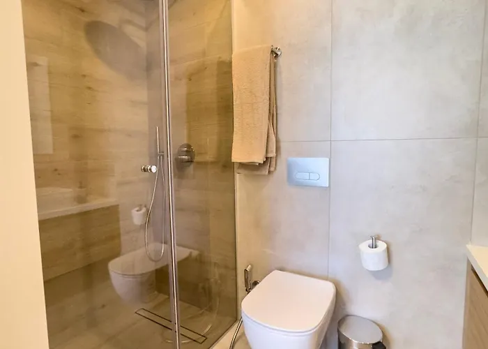 Malberry Park 204 - Modern 2bedroom With Shared Heated Pool, Sauna, Gym, Jacuzzi Apartamento Pafos