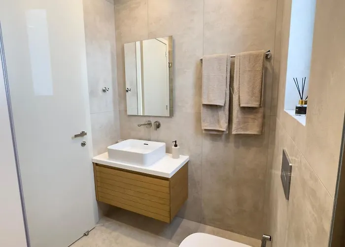 Malberry Park 204 - Modern 2bedroom With Shared Heated Pool, Sauna, Gym, Jacuzzi Apartamento Pafos